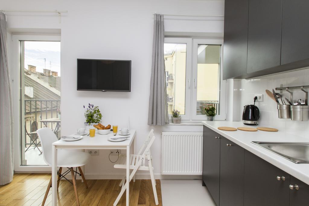 Apartament Udanypobyt Studio Rejtana 11 *